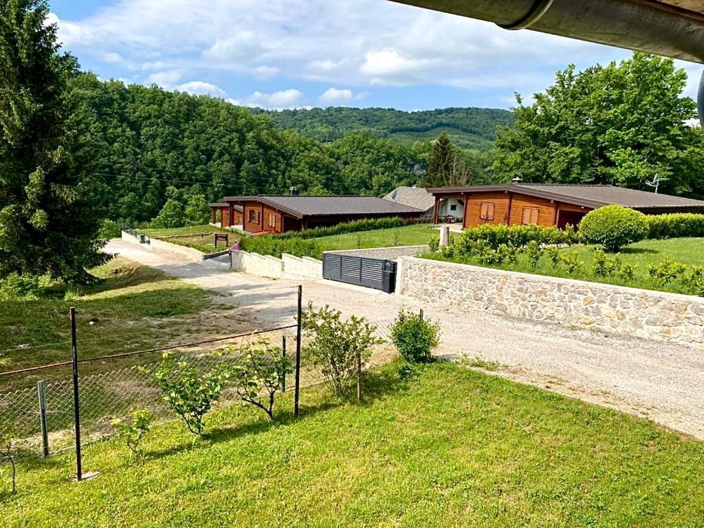 Holiday Home Natura Szluin Kültér fotó